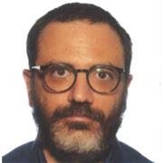 Laureato in Discipline Umanistiche offre lezioni dalle Scuole Secondarie di primo grado all'Università